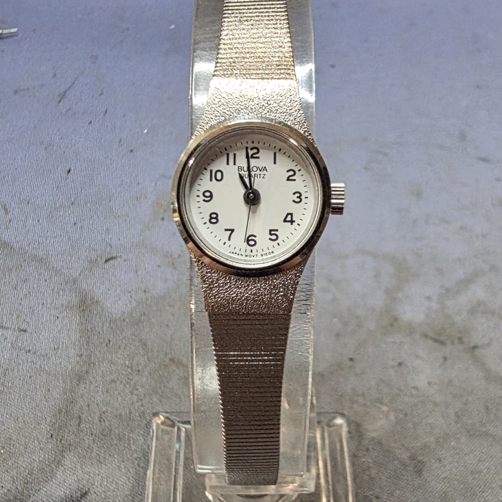 Ladies Bulova T1 Quartz